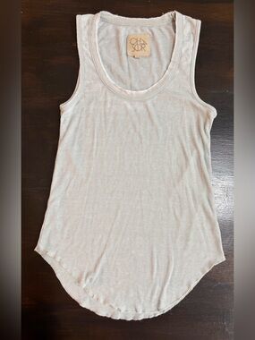Chaser XS Light Gray Green Raw Hem Ribbed Tan